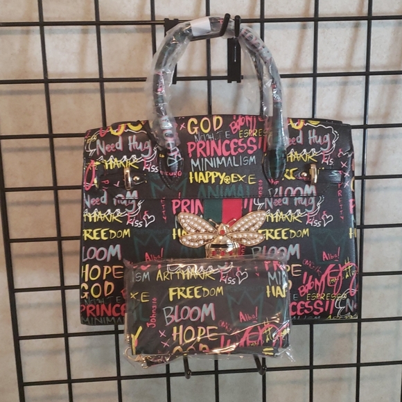 purse - Picture 2 of 3